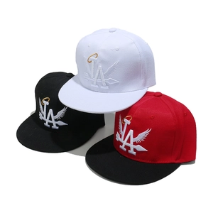 Hip-Hop Snapback Caps mit LA-Flügelstickerei in Schwarz, Weiß und Rot-Schwarz