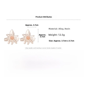 Detailed resin flower earrings specifications with 3.7cm size and 12.5g total weight