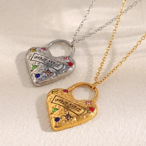 Collane a lucchetto a cuore oro e argento con zirconi colorati e incisione mama