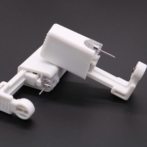 Disposable sterile ear piercing gun kit with stainless steel needle for safe piercing