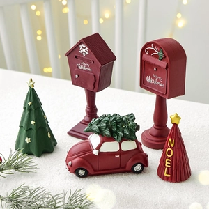 Décorations de Noël miniatures en résine avec boîte aux lettres rouge et sapins verts