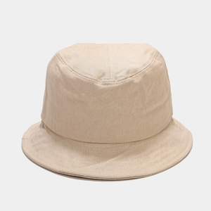 Vue de dessus d'un chapeau bob en coton lavé beige avec bord cousu et dessus plat