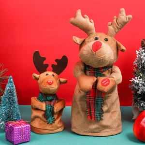 Renne de Noël musical et dansant en peluche avec écharpe rouge et bouton interactif