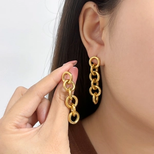 Boucles d'oreilles pendantes à longue chaîne en acier inoxydable plaqué or 18 carats