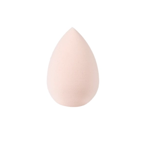 Nahaufnahme eines rosa tropfenförmigen Make-up-Schwamms aus weichem latexfreiem Material