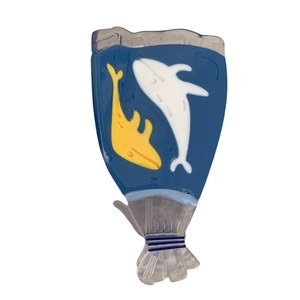 Pince à cheveux baleine en acétate bleu avec motif de baleines jaune et blanc