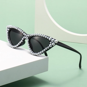 Women Cat Eye Sunglasses With Imitation Artificial Pearl Inlay Triangle Plastic Frame UV400 Protection Vintage Hip Hop Streetwear