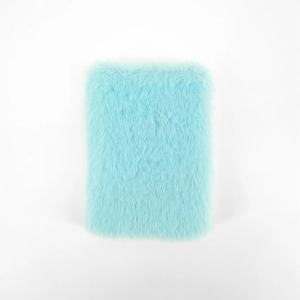 Detail van de hemelblauwe pluche textuur van dit handige A7 mini-notitieboekje