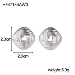 Detail of silver woven earrings with square cutout, measuring 2.0cm and weighing 6.0g