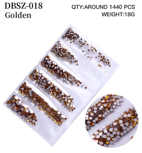 Detail of Golden flatback rhinestones for nail art in pack of 1440 pieces