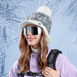 Casquette de baseball en peluche avec protège-oreilles et pompon pour activités hivernales