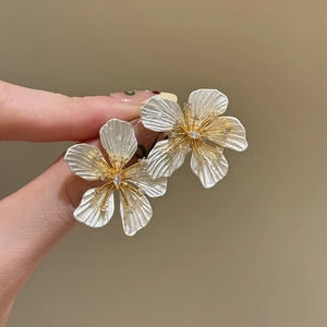 Flower Stud Earrings Alloy Rhinestone With Silver Earring Post French Retro Matte White Elegant Floral Jewelry For Women