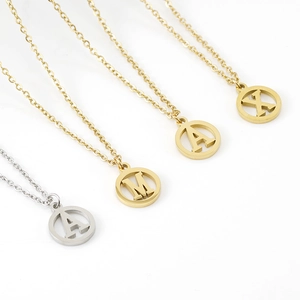 Colliers minimalistes en acier inoxydable avec pendentifs lettres ronds en or et argent