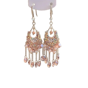 Boucles d'oreilles pampilles dorées avec zircon, perles et pendentifs en cristal
