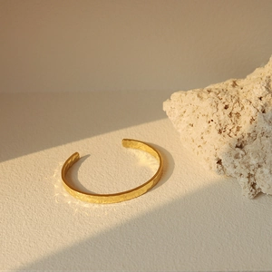 Minimalist 18K gold plated stainless steel irregular hammered moon surface cuff bracelet