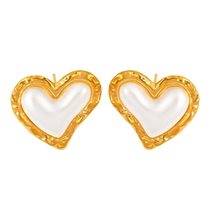 French Vintage Titanium Steel Heart Stud Earrings 18K PVD Gold Plated Artificial Pearl Hammered Textured Women Fashion Jewelry