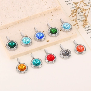 Set di ciondoli rotondi con strass in più colori con base in acciaio inossidabile