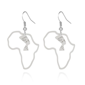 Boucles d'oreilles argentées avec carte de l'Afrique et silhouette de Néfertiti