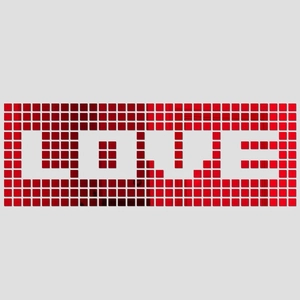 Vue macro de carreaux de mosaïque en acrylique rouge formant un signe LOVE décoratif