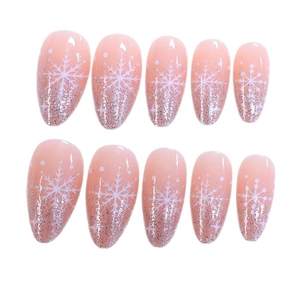 Weihnachts-Nägel in Mandelform mit Silberglitzer-Gradient und Schneeflocken-Design