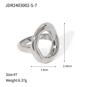Unregelmäßiger silberner geometrischer Edelstahlring mit Maßen und Größe 7 Details