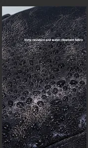 Detailansicht von wasserdichtem PU-Leder mit Wassertropfen für Herren-Kulturbeutel