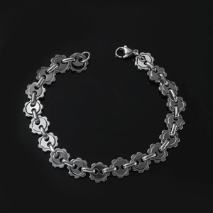 Minimalist silver stainless steel gear link chain bracelet for men with lobster clasp