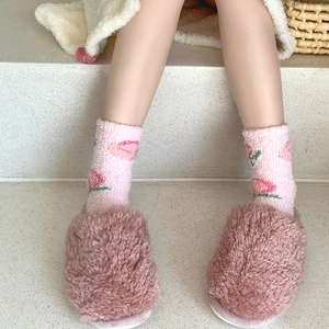 Chaussettes tulipes en polaire corail rose et pantoufles douces pour confort d'hiver