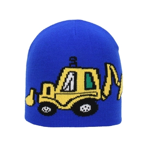 Dettaglio del berretto in maglia blu per bambini con motivo a escavatore giallo