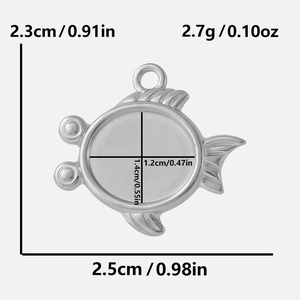 Detailed size specifications of a silver fish-shaped stainless steel jewelry pendant base