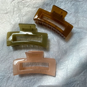 Minimalist jelly large rectangle hair claws in amber, olive green and nude pink colors