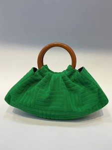 Elegant green woven handbag with vintage wooden handle and pleated cloud design