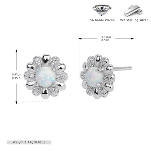 Detailansicht der Silbernen Blumenohrstecker mit Opal und 925er Silber Maßen