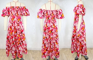 Dettaglio dell'abito boho con spalle scoperte che mostra il davanti e il retro sul manichino