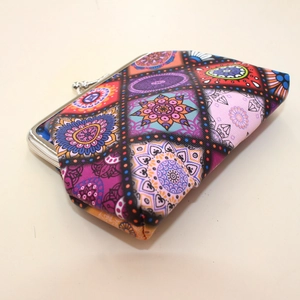 Abstract mandala print bohemian kiss-lock clutch purse with vintage silver metal frame