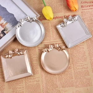 Vintage Schmucktablett-Set aus Harz mit Schleife in Gold und Silber für Ringe und Schmuck