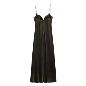 Robe longue élégante en velours vert olive foncé avec fines bretelles et zip au dos