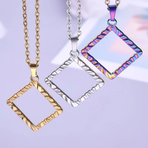 Gehämmerte quadratische Edelstahlanhänger in Gold, Silber und Regenbogenfarben