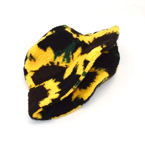 Chapeau bob en polaire avec motif camouflage jaune et vert pour la chaleur d'hiver
