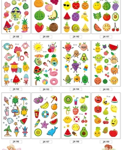 Détail de 12 styles de tatouages temporaires colorés pour enfants motifs fruits d'été