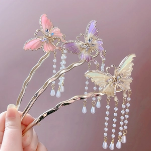 Elegant butterfly hair pin with pearls and tassels in pink, purple and yellow metal