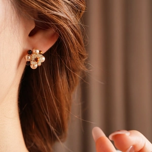 Vintage floral pearl and tiger eye stud earrings with sparkling zircon for women
