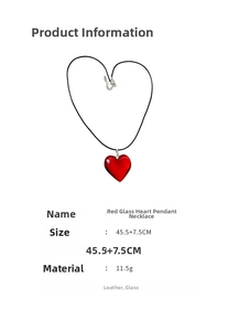 Spécifications de taille du collier pendentif cœur en verre rouge sur fond blanc
