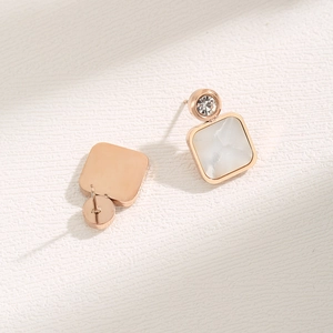 Square shell earrings in rose gold with marble inlay and zircon stud details