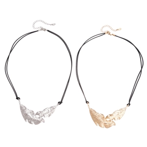 Pendentifs feuilles en or et argent sur cordons en cuir noir pour femmes, ensemble