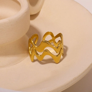 Polished gold double-layer wave ring made of stainless steel for women and men
