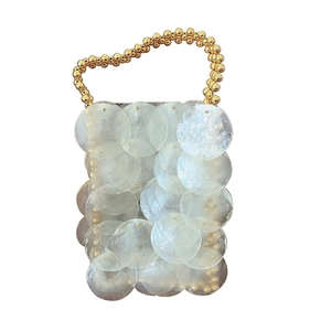 Handgefertigte bunte Perlenhandtasche mit Goldkette für Damen im Perlmuttdesign