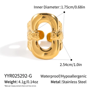 Dettagli dell'anello in acciaio inossidabile placcato oro 18k con misure esatte