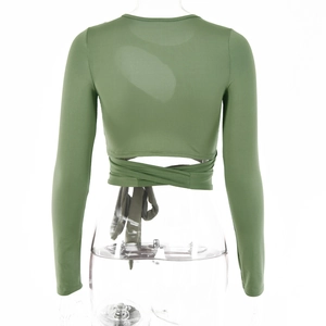 Rückansicht grünes Langarm-Crop-Top mit Cut-Out-Design und Bindebändern an der Taille