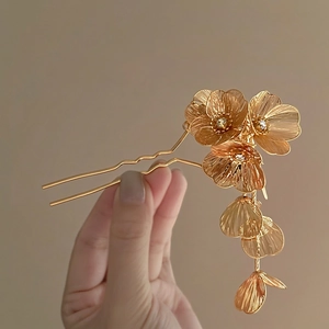 Épingle à cheveux fleur en métal doré avec pompon et pierres de cristal étincelantes